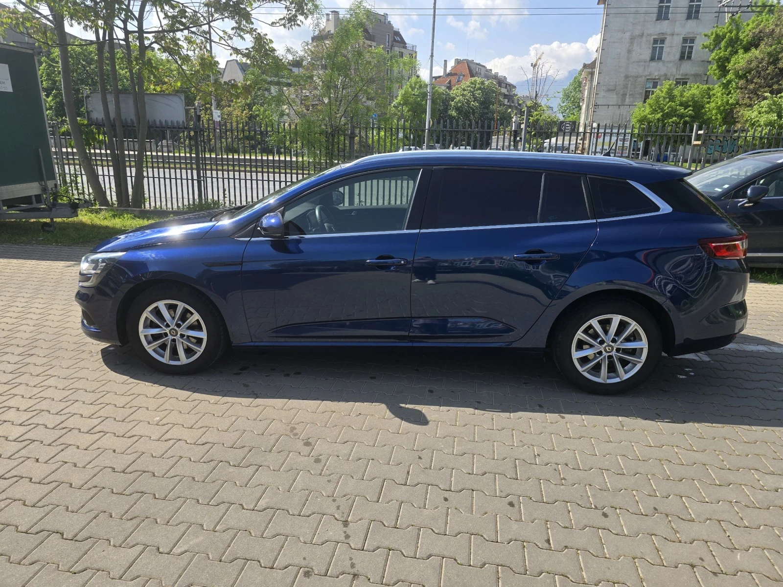 Renault Megane 1.5DCI, снимка 6 - Автомобили и джипове - 54503055