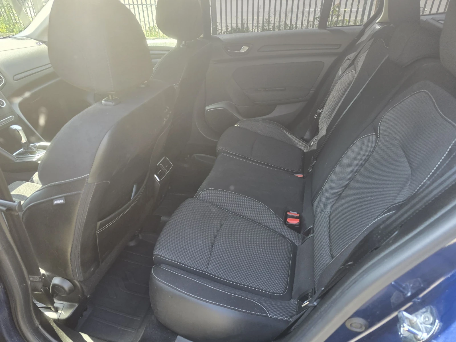 Renault Megane 1.5DCI, снимка 9 - Автомобили и джипове - 54503055