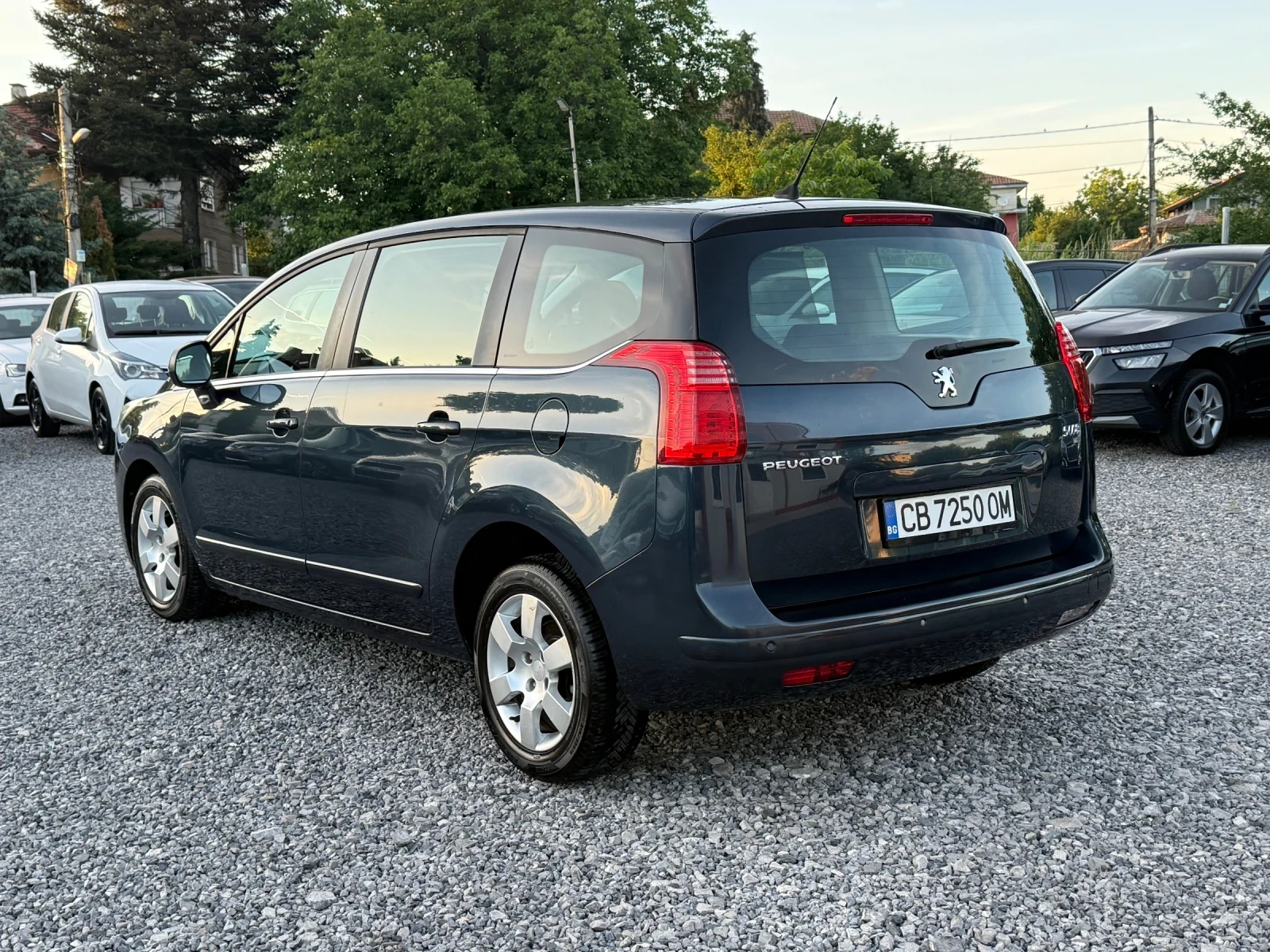 Peugeot 5008 1.6 HDi (112 кс) Automatic / Парктроник /Евро 5, снимка 6 - Автомобили и джипове - 54715001