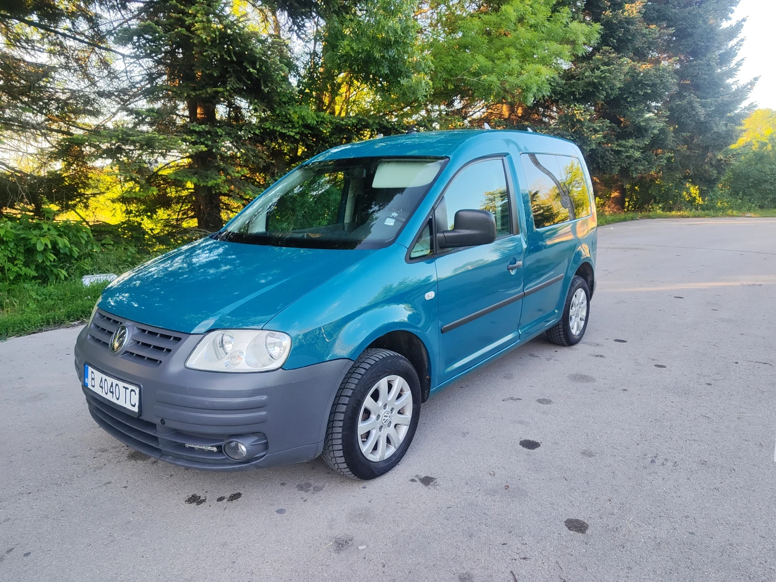 VW Caddy 1.9 DSG, снимка 3 - Автомобили и джипове - 54757591