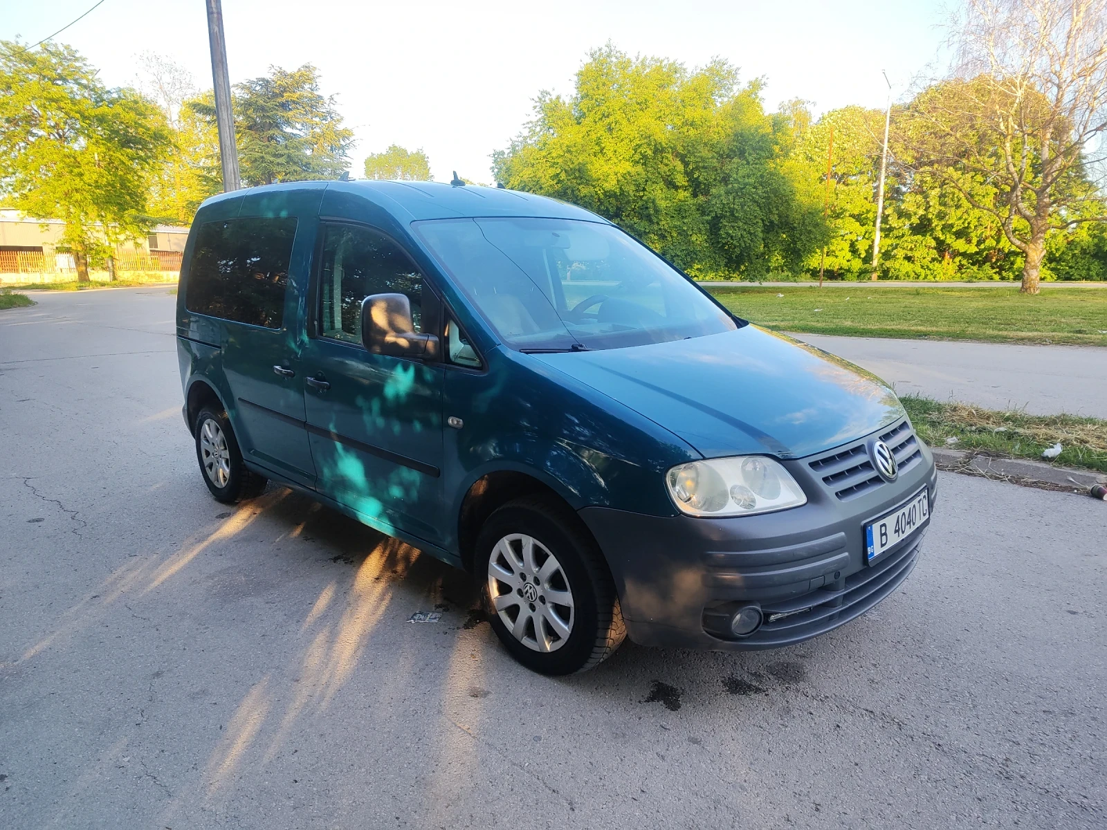 VW Caddy 1.9 DSG, снимка 4 - Автомобили и джипове - 54757591