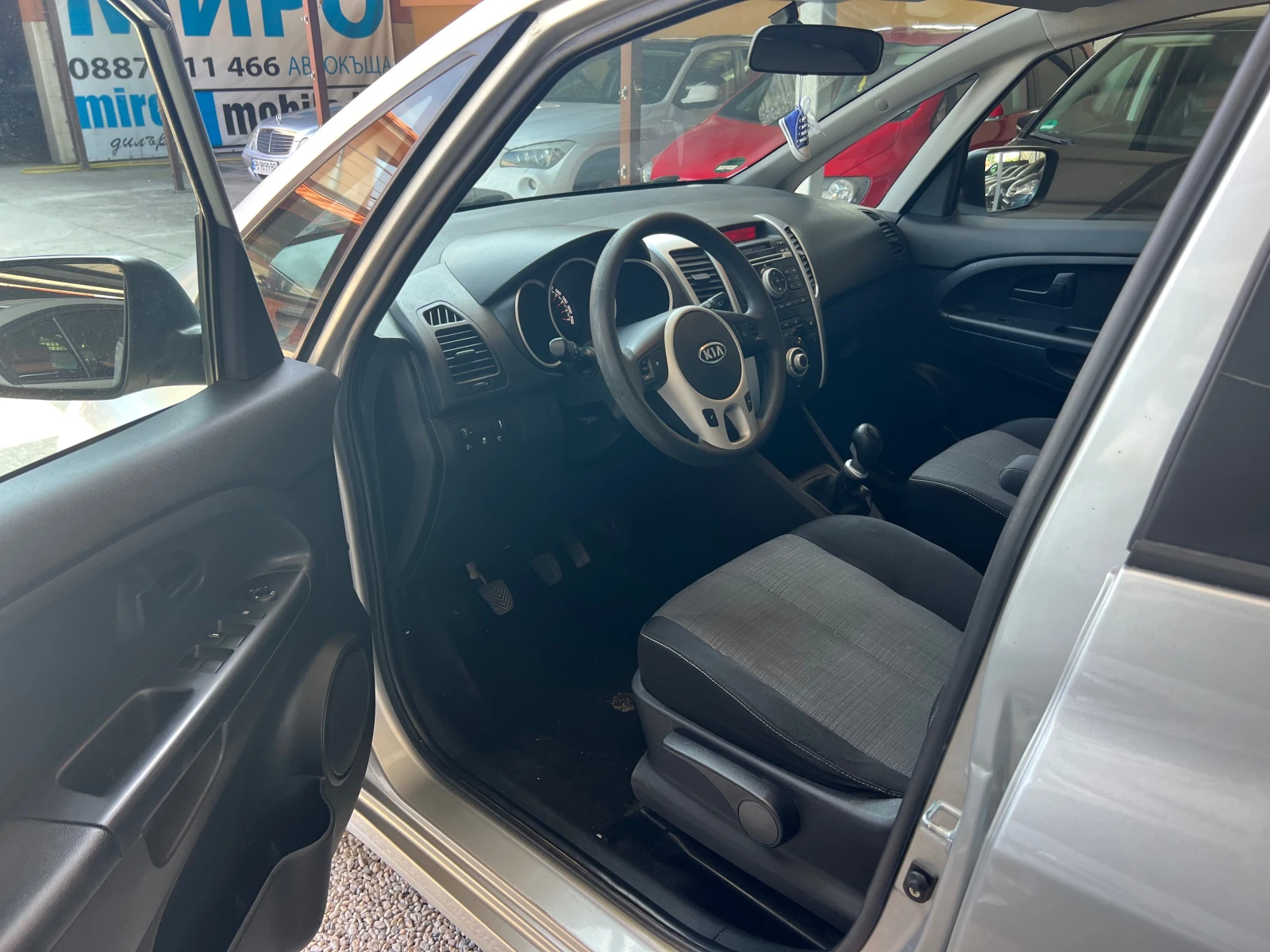 Kia Venga Германия перфект, снимка 9 - Автомобили и джипове - 54797978