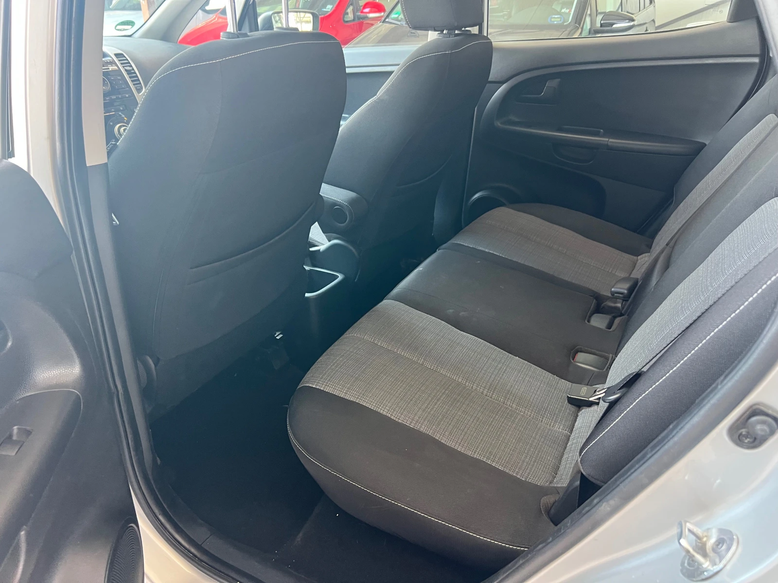 Kia Venga Германия перфект, снимка 7 - Автомобили и джипове - 54797978