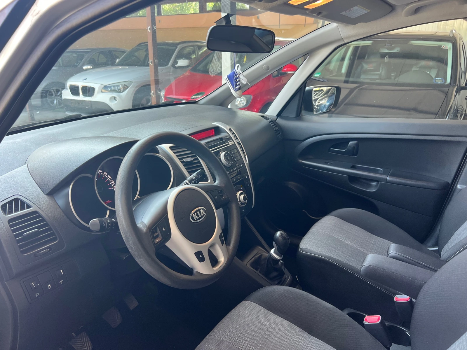 Kia Venga Германия перфект, снимка 8 - Автомобили и джипове - 54797978