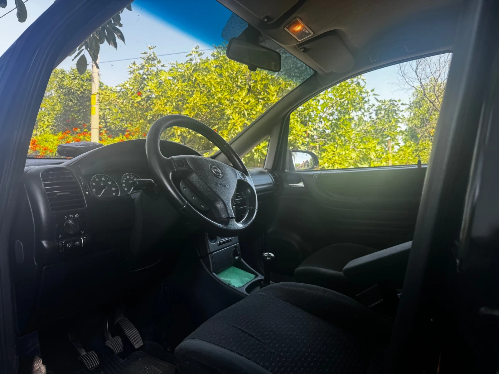 Opel Zafira 1.6, снимка 7 - Автомобили и джипове - 55076373