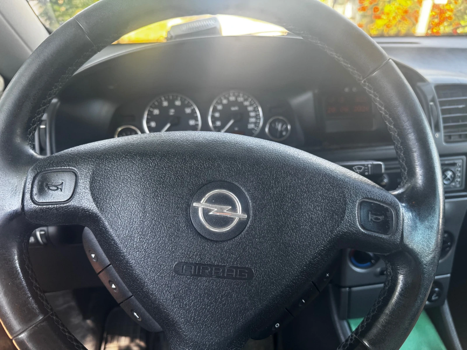 Opel Zafira 1.6, снимка 13 - Автомобили и джипове - 55076373