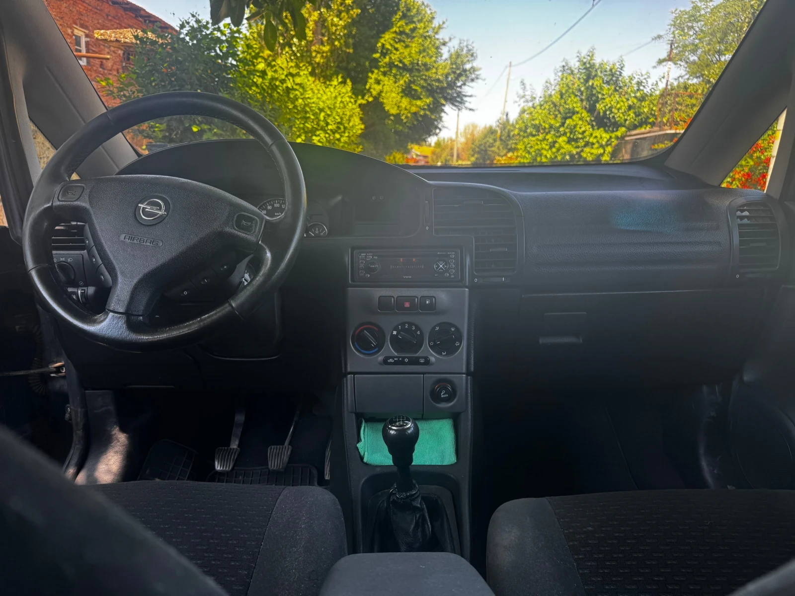 Opel Zafira 1.6, снимка 9 - Автомобили и джипове - 55076373