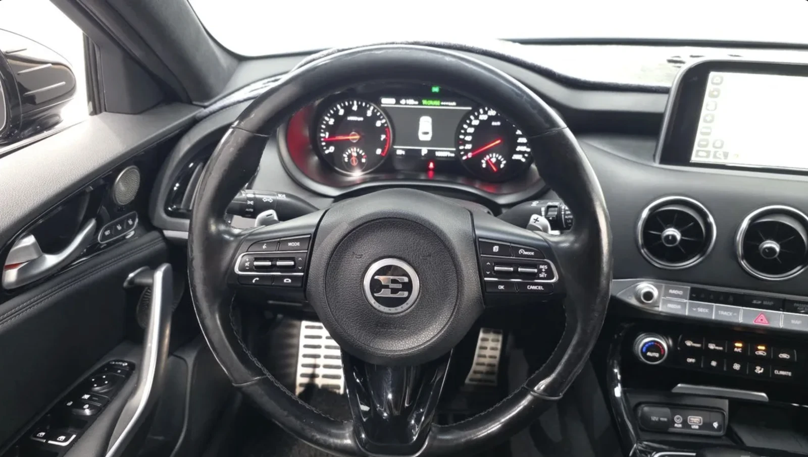 Kia Stinger 2.0 Turbo / GT line Platinum / ОБДУХ / 360 КАМЕРИ, снимка 12 - Автомобили и джипове - 55089063