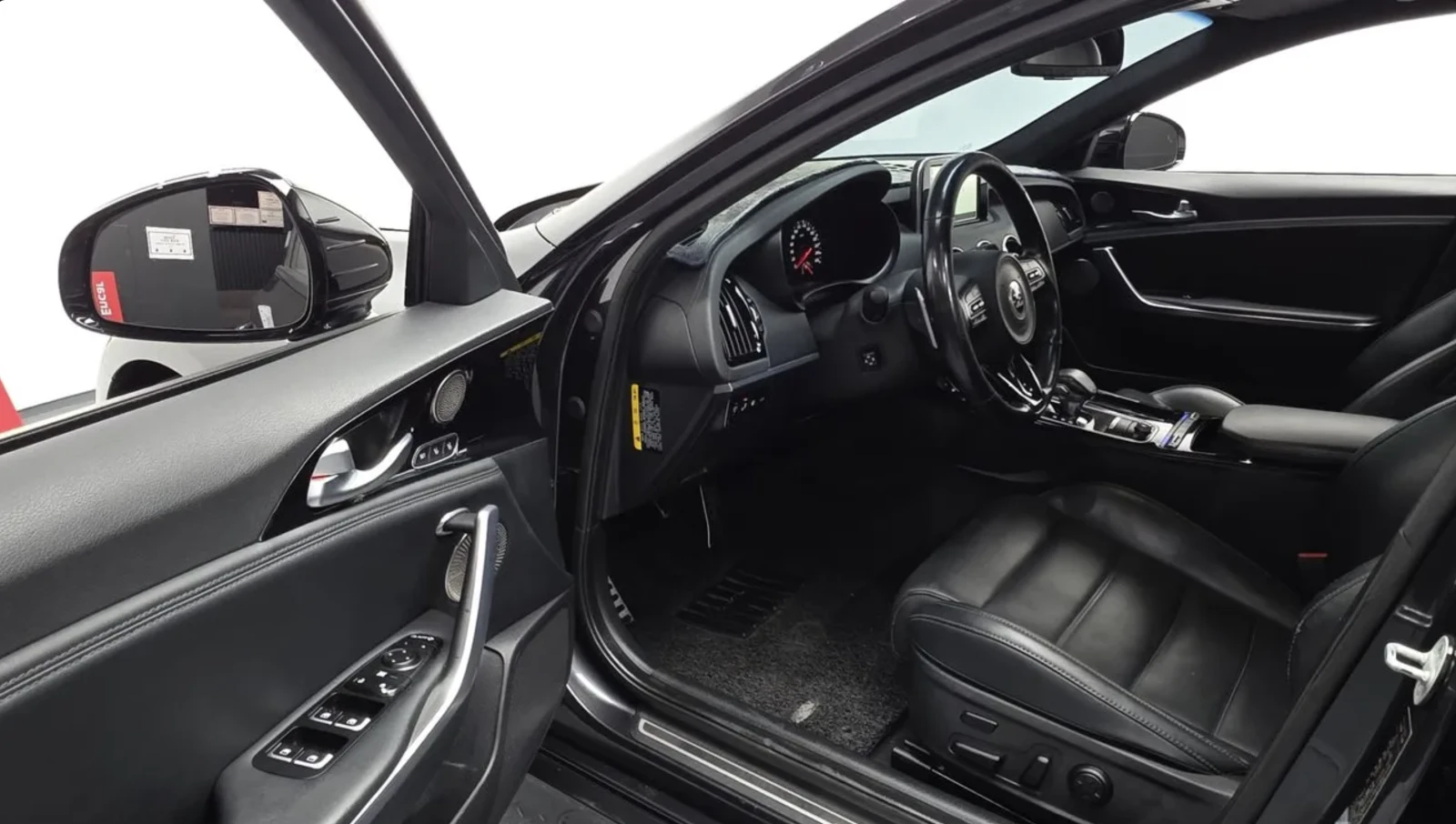 Kia Stinger 2.0 Turbo / GT line Platinum / ОБДУХ / 360 КАМЕРИ, снимка 9 - Автомобили и джипове - 55089063
