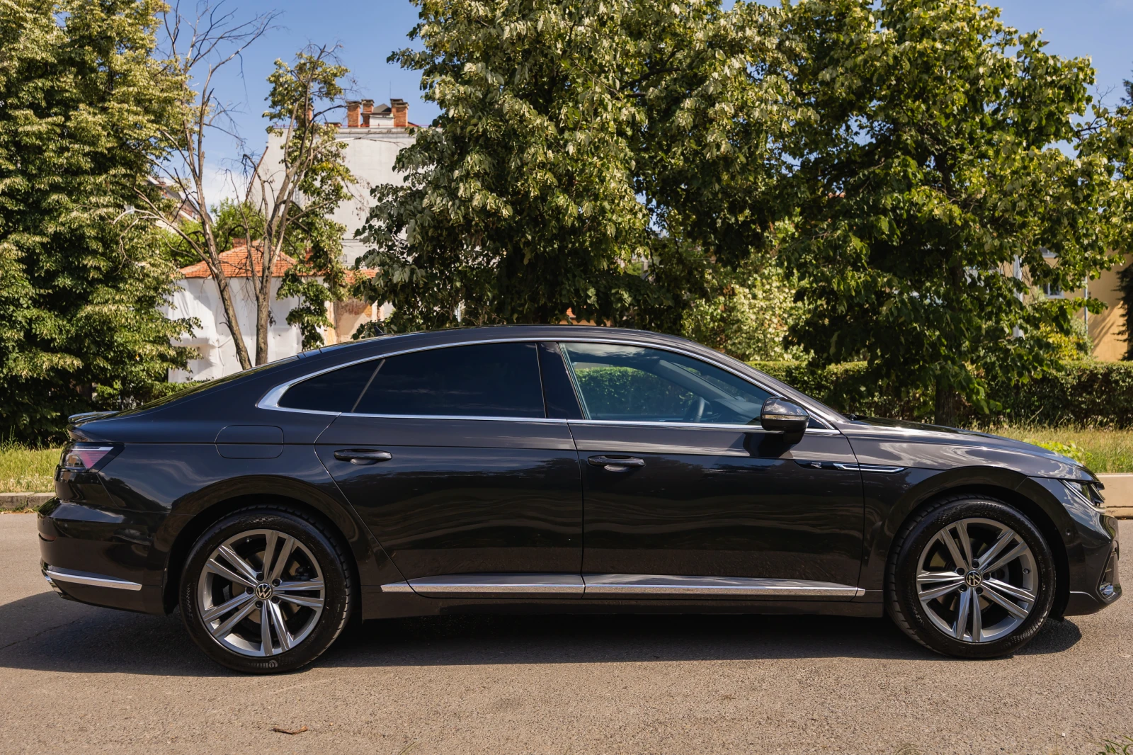 VW Arteon R-line Business Premium + 