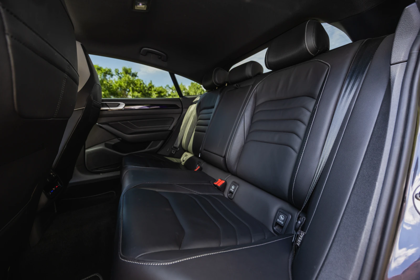VW Arteon R-line Business Premium + , снимка 11 - Автомобили и джипове - 55231133