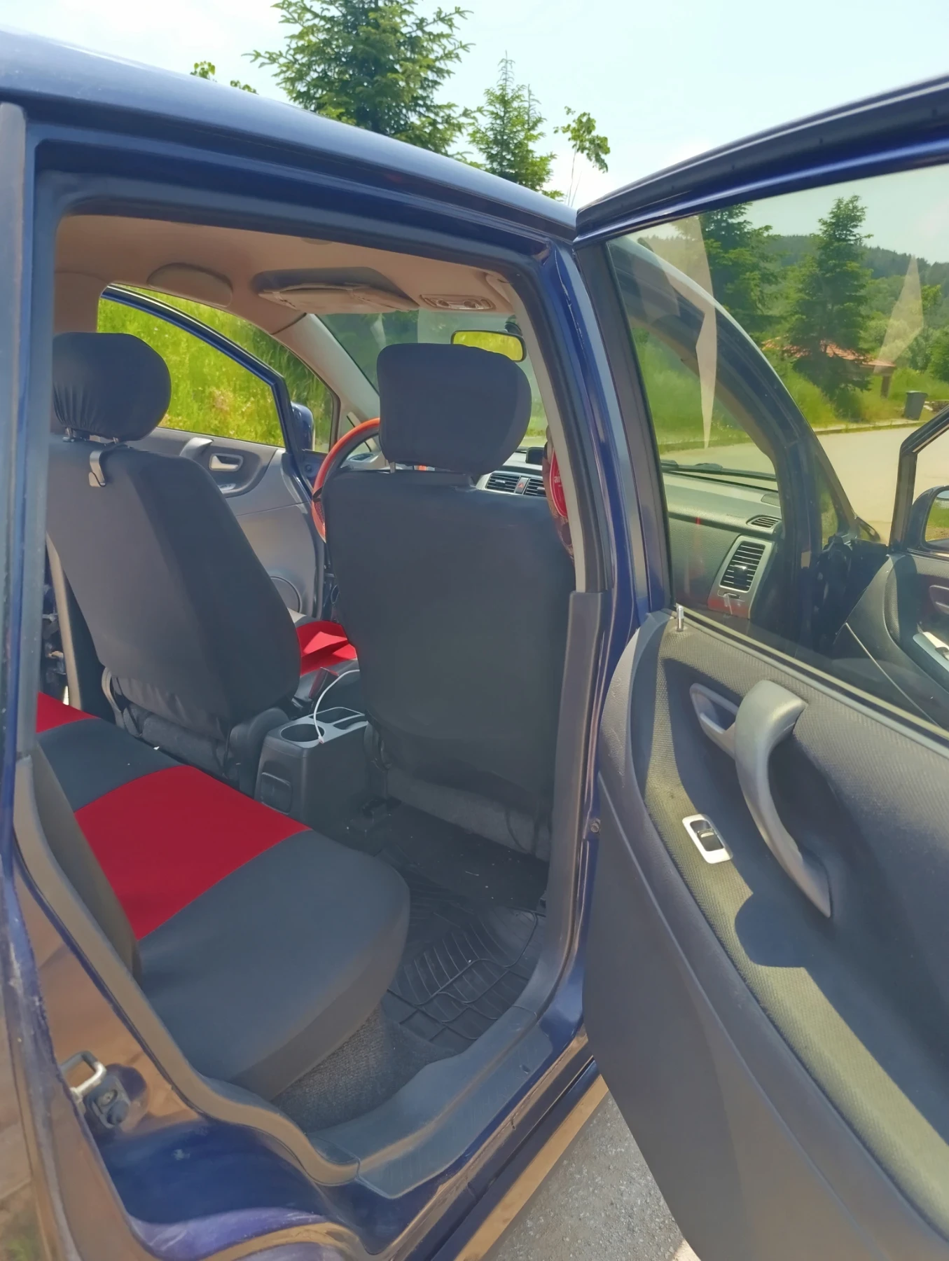 Suzuki Liana, снимка 13 - Автомобили и джипове - 55235344