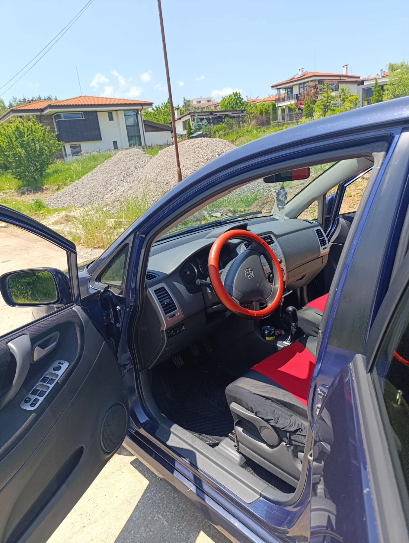 Suzuki Liana, снимка 5 - Автомобили и джипове - 55235344