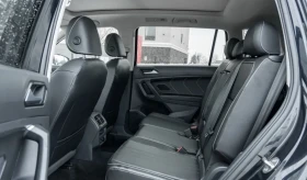 VW Tiguan COMFORTLINE * 7 МЕСТЕН * БЕЗ ИНЦИДЕНТИ * CARFAX * , снимка 11