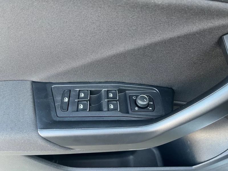 VW T-Roc SPORT/2.0TDI/150HP/DSG/LED/ACC/716vpr, снимка 16 - Автомобили и джипове - 51657696