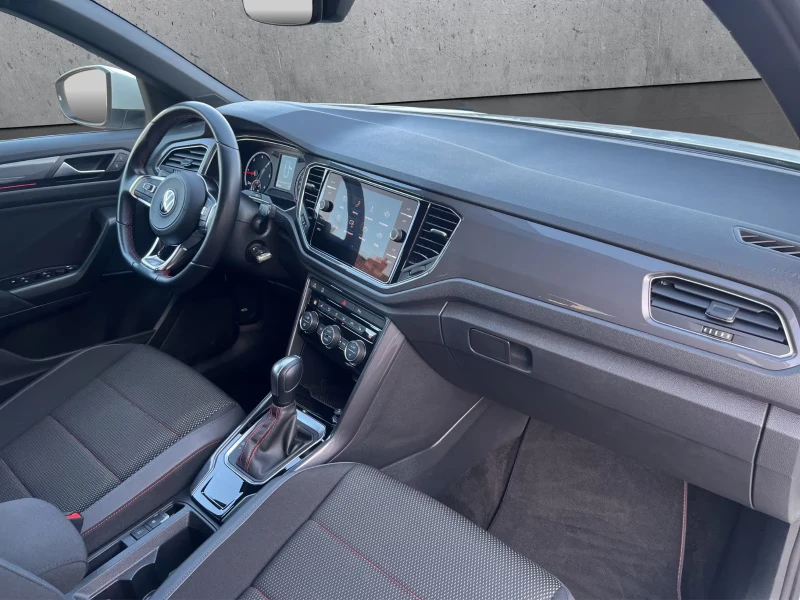 VW T-Roc SPORT/2.0TDI/150HP/DSG/LED/ACC/716vpr, снимка 12 - Автомобили и джипове - 51657696