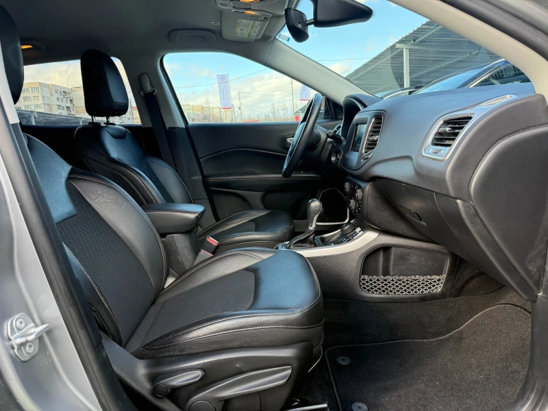 Jeep Compass 2.4 MULTIAIR, снимка 8 - Автомобили и джипове - 53469416
