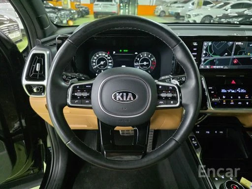 Kia Sorento 2.5T 2WD| 360| HEAD UP| DIGITAL| НАДУВАНЕ| ОБДУХ, снимка 8 - Автомобили и джипове - 55889015