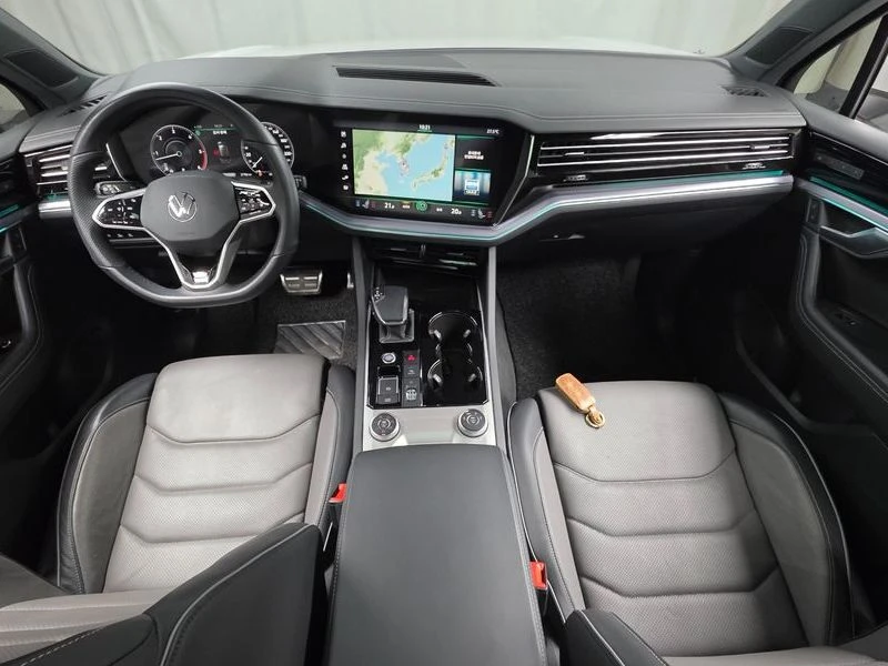 VW Touareg 3.0 TDI R-Line, снимка 7 - Автомобили и джипове - 56087582