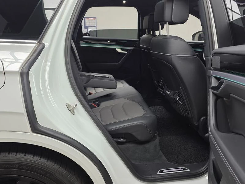 VW Touareg 3.0 TDI R-Line, снимка 11 - Автомобили и джипове - 56087582