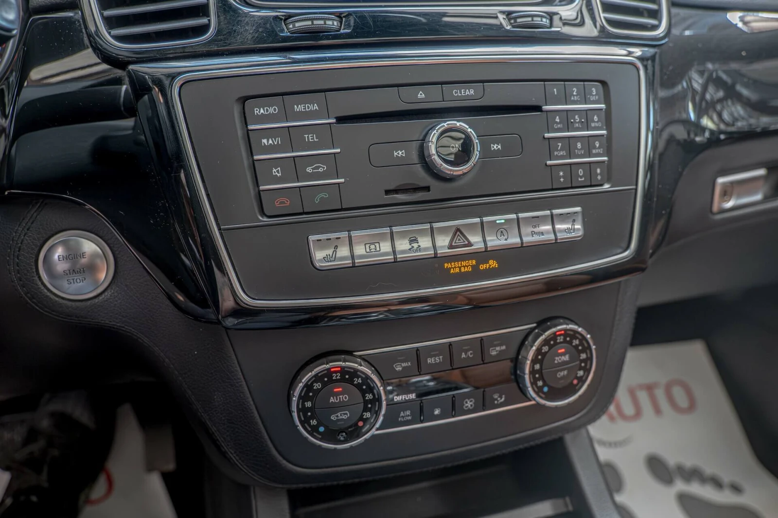 Mercedes-Benz GLE 350 d/Coupe/Harman Kardon/Камера 360/Панорама/Side Ass, снимка 13 - Автомобили и джипове - 53612169