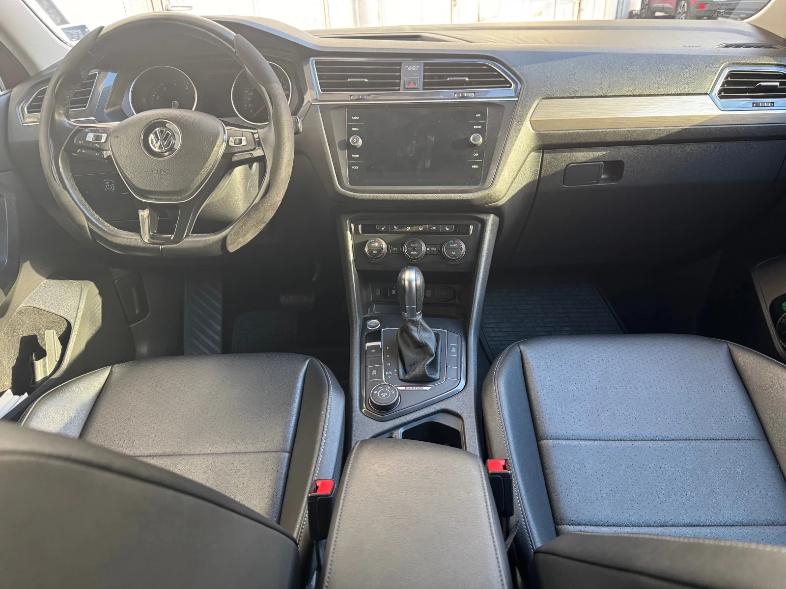 VW Tiguan Volkswagen Tiguan SE 2.0TSI/ГАЗ 4х4 2019, снимка 13 - Автомобили и джипове - 53803278