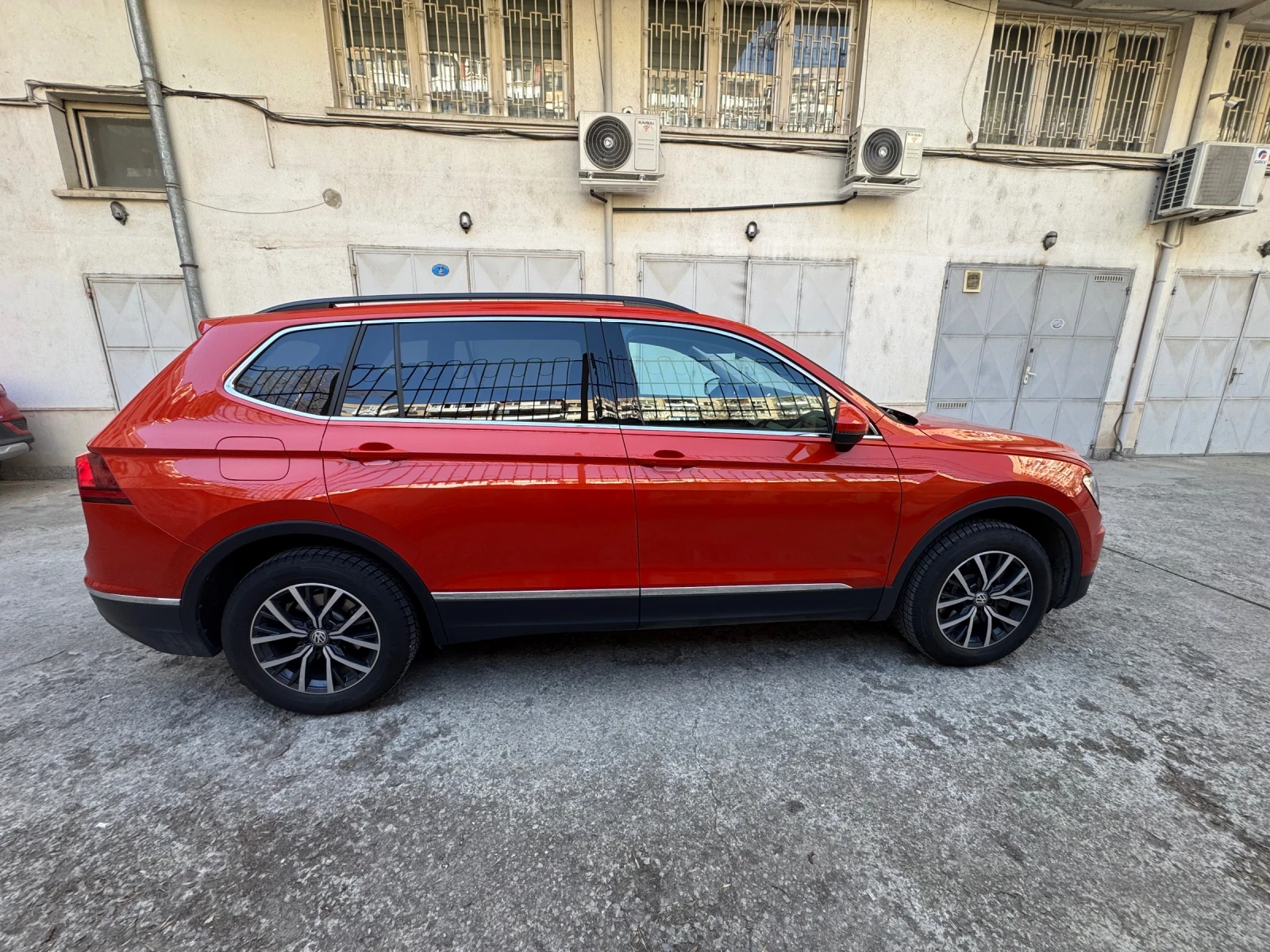 VW Tiguan Volkswagen Tiguan SE 2.0TSI/ГАЗ 4х4 2019, снимка 8 - Автомобили и джипове - 53803278
