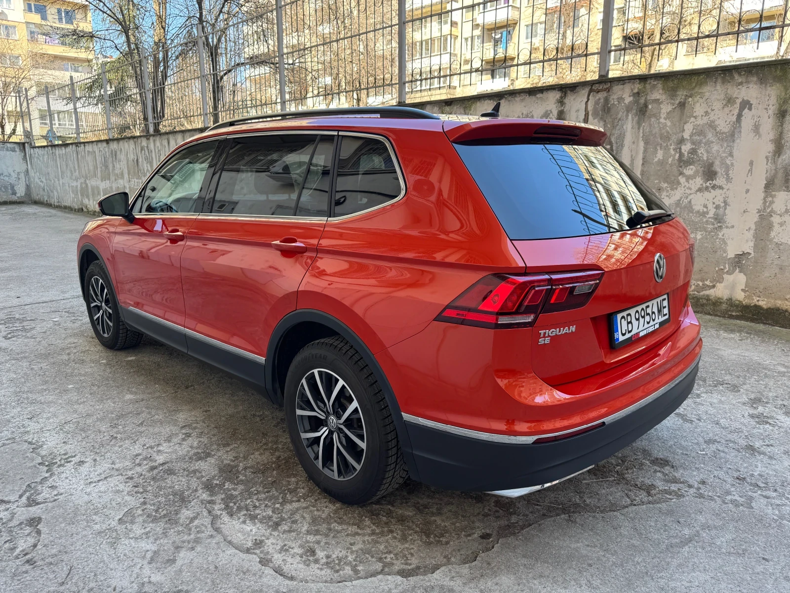 VW Tiguan Volkswagen Tiguan SE 2.0TSI/ГАЗ 4х4 2019, снимка 5 - Автомобили и джипове - 53803278