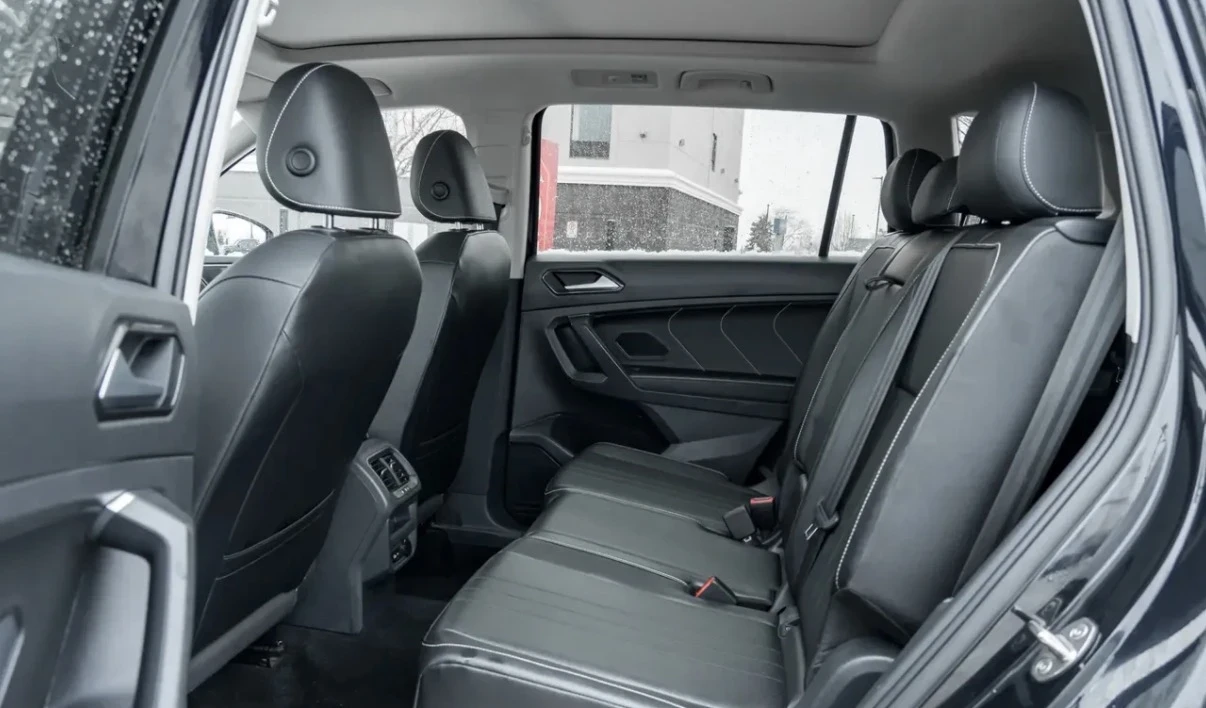VW Tiguan COMFORTLINE * 7 МЕСТЕН * БЕЗ ИНЦИДЕНТИ * CARFAX * , снимка 11 - Автомобили и джипове - 54670883