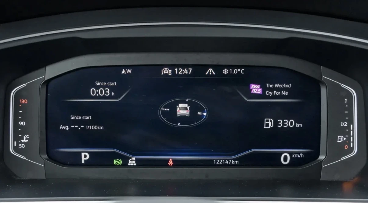 VW Tiguan COMFORTLINE * 7 МЕСТЕН * БЕЗ ИНЦИДЕНТИ * CARFAX * , снимка 9 - Автомобили и джипове - 54670883