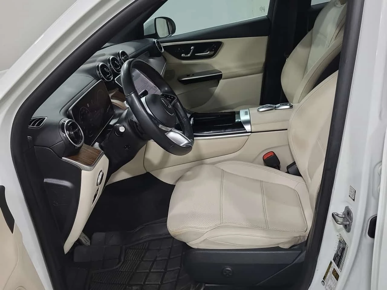 Mercedes-Benz GLC 300 * ДИСТРОНИК* 360 КАМЕРА* ПАНОРАМА* , снимка 7 - Автомобили и джипове - 54941070