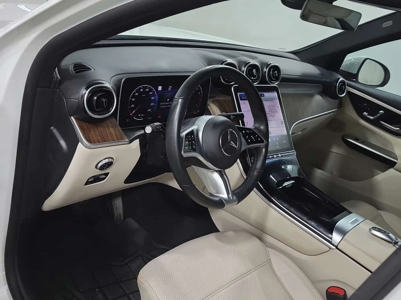 Mercedes-Benz GLC 300 * ДИСТРОНИК* 360 КАМЕРА* ПАНОРАМА* , снимка 6 - Автомобили и джипове - 54941070