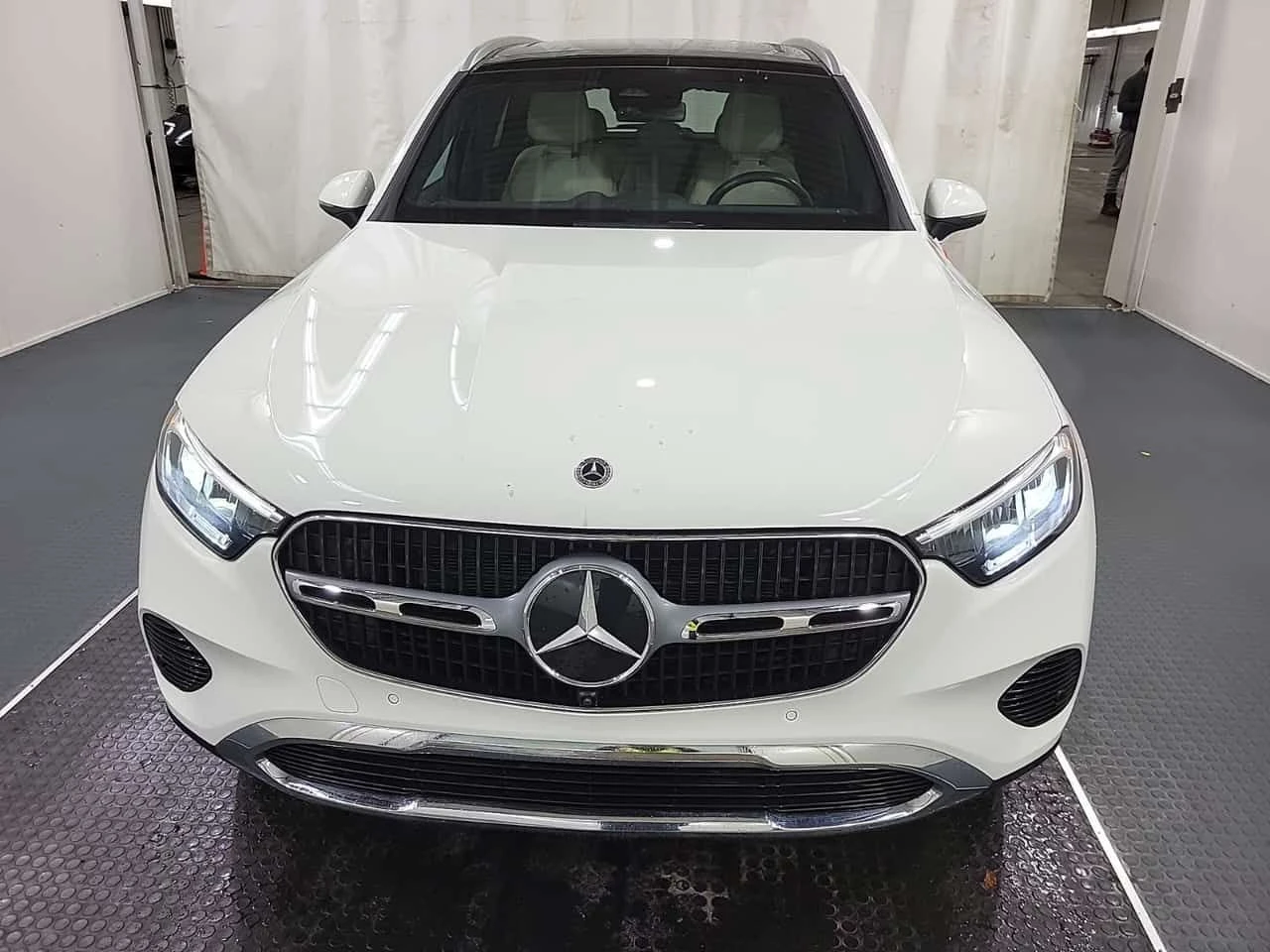 Mercedes-Benz GLC 300 * ДИСТРОНИК* 360 КАМЕРА* ПАНОРАМА* , снимка 2 - Автомобили и джипове - 54941070