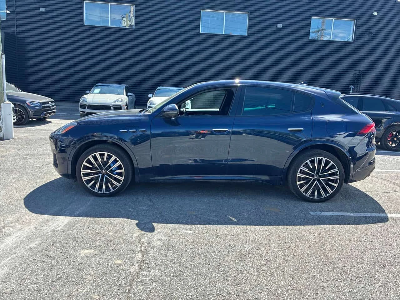 Maserati Grecale * Modena * АВТОКРЕДИТ БЕЗ ПЪРВОНАЧАЛНА ВНОСКА* , снимка 2 - Автомобили и джипове - 54966085