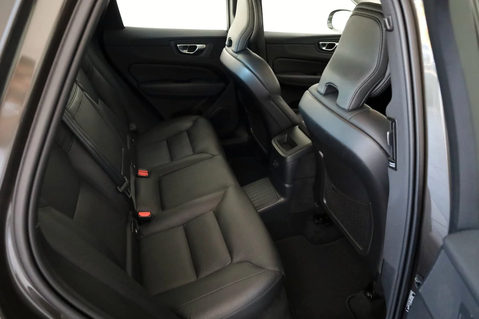 Volvo XC60 T6/INSCRIPTION/341HP/PANO/CAM/MEMO/LED/CPLAY/626q, снимка 15 - Автомобили и джипове - 55739868