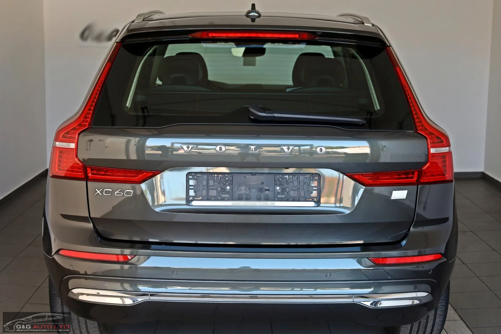 Volvo XC60 T6/INSCRIPTION/341HP/PANO/CAM/MEMO/LED/CPLAY/626q, снимка 4 - Автомобили и джипове - 55739868
