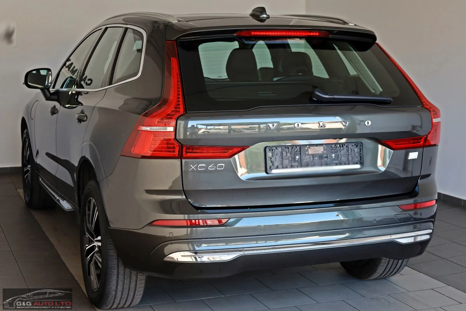 Volvo XC60 T6/INSCRIPTION/341HP/PANO/CAM/MEMO/LED/CPLAY/626q, снимка 3 - Автомобили и джипове - 55739868