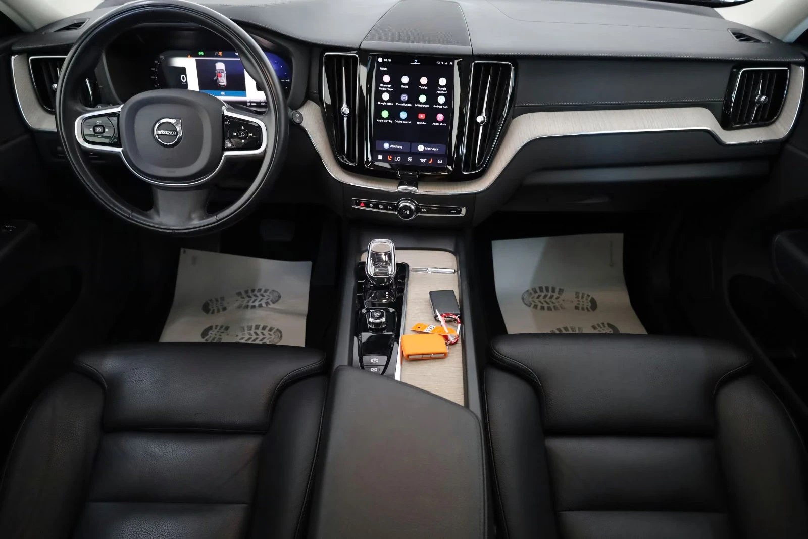 Volvo XC60 T6/INSCRIPTION/341HP/PANO/CAM/MEMO/LED/CPLAY/626q, снимка 9 - Автомобили и джипове - 55739868