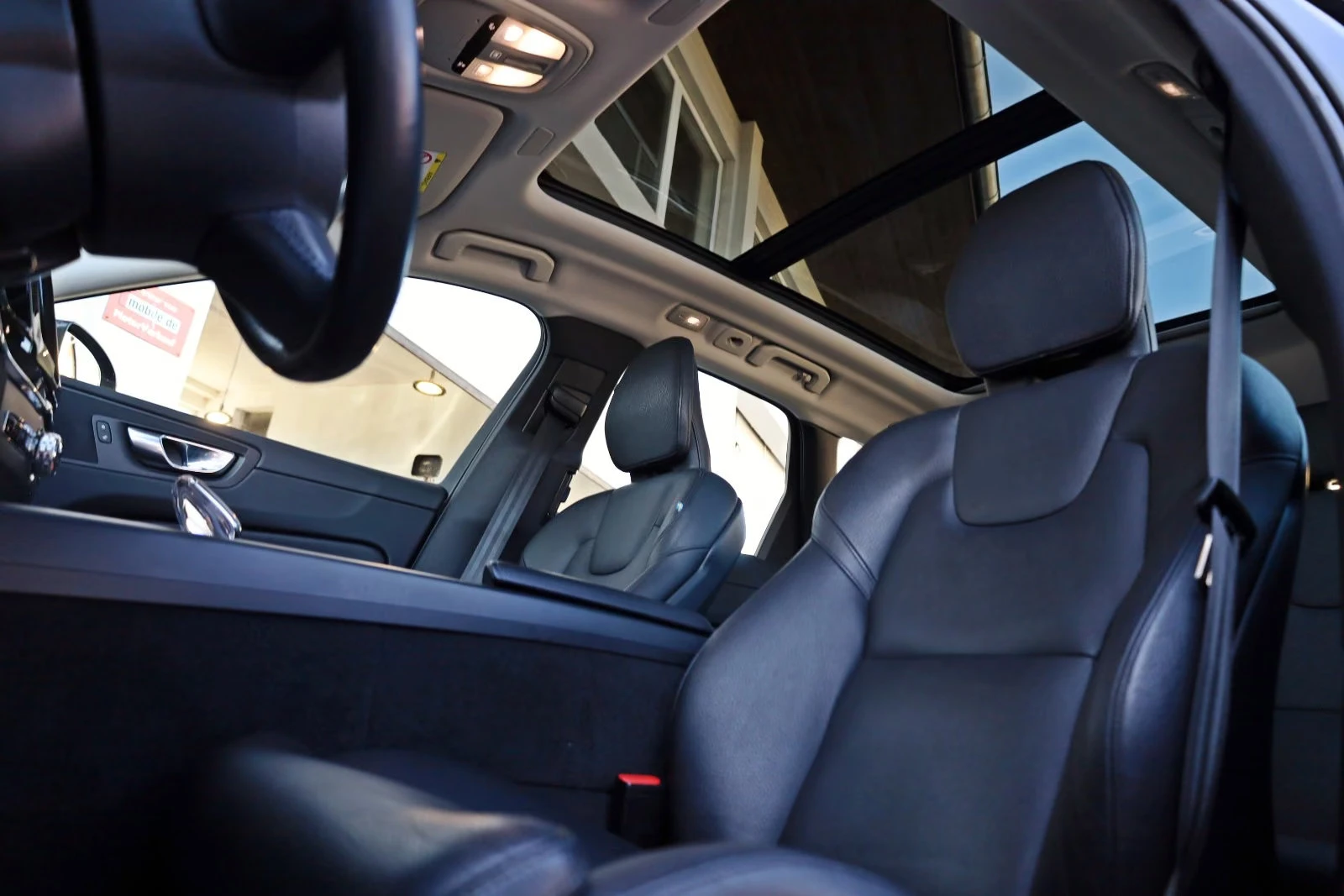 Volvo XC60 T6/INSCRIPTION/341HP/PANO/CAM/MEMO/LED/CPLAY/626q, снимка 7 - Автомобили и джипове - 55739868