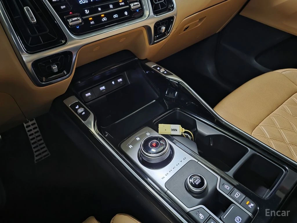 Kia Sorento 2.5T 2WD| 360| HEAD UP| DIGITAL| НАДУВАНЕ| ОБДУХ, снимка 12 - Автомобили и джипове - 55889015