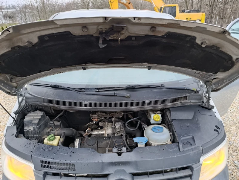 VW T5 1.9 TDI, снимка 13 - Бусове и автобуси - 53295760