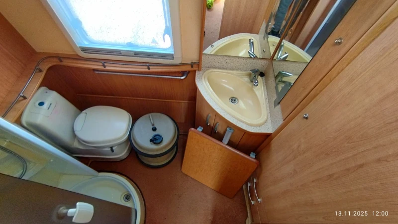 Каравана Award Ace, снимка 5 - Каравани и кемпери - 53508212