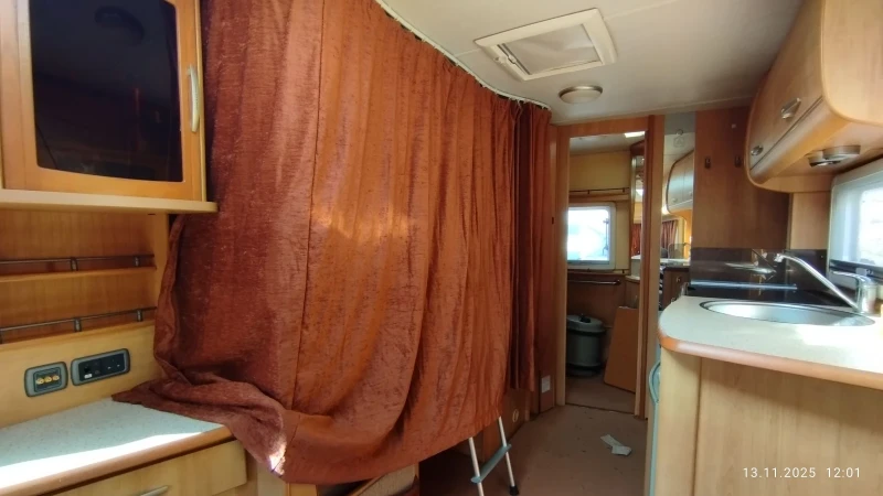 Каравана Award Ace, снимка 9 - Каравани и кемпери - 53508212