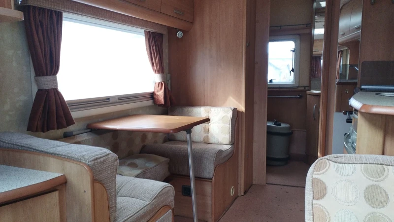 Каравана Award Ace, снимка 10 - Каравани и кемпери - 53508212