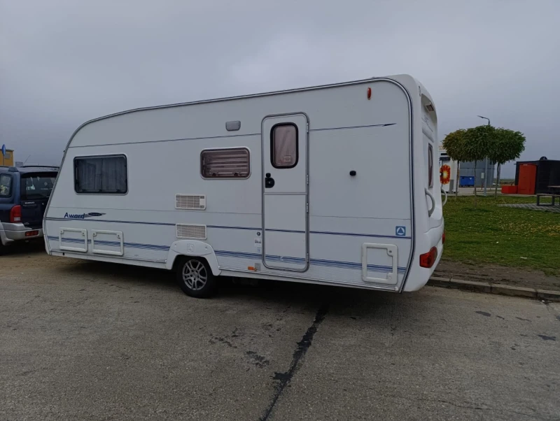 Каравана Award Ace, снимка 3 - Каравани и кемпери - 53508212