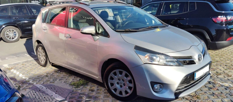 Toyota Verso, снимка 2 - Автомобили и джипове - 48293868