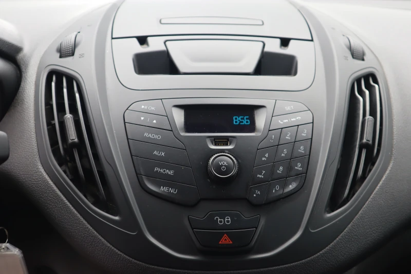 Ford Courier 1.5, снимка 15 - Автомобили и джипове - 51193324