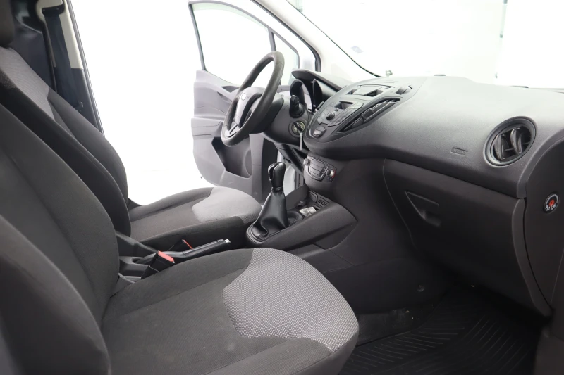 Ford Courier 1.5, снимка 11 - Автомобили и джипове - 51193324