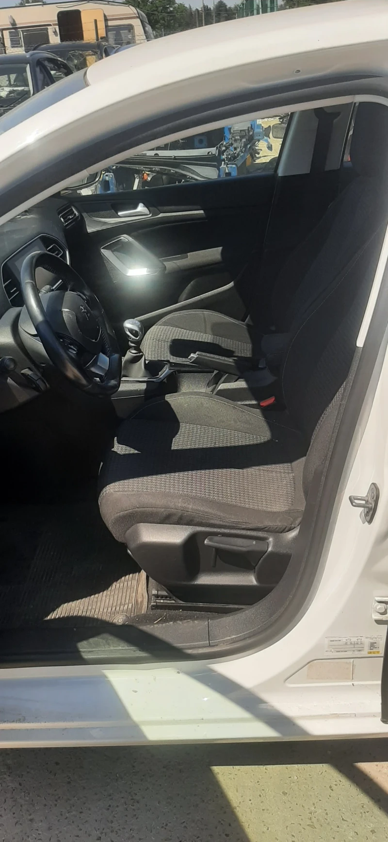 Peugeot 308 1.5 hdi, снимка 6 - Автомобили и джипове - 50941862