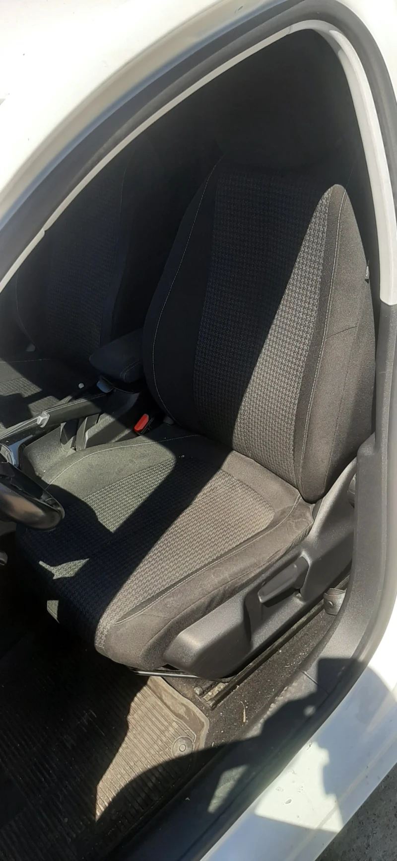 Peugeot 308 1.5 hdi, снимка 5 - Автомобили и джипове - 50941862